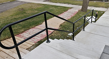 https://www.imperialfence.ca/wp-content/uploads/2022/03/Pedestrian-Railing-hm.png